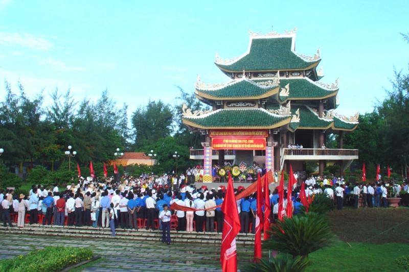 Du lịch tại chùa Tuyên Linh