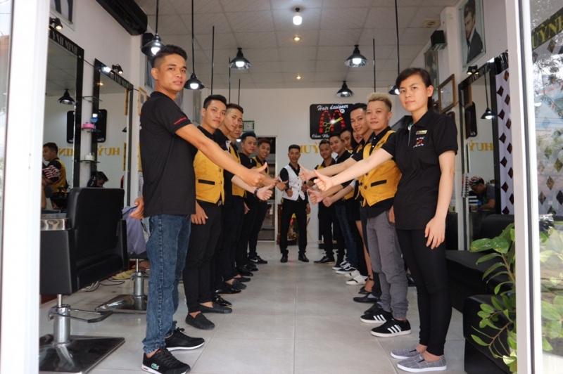 Salon tóc Huỳnh Minh đã chào đón hơn 200 học viên toàn quốc đến học tập