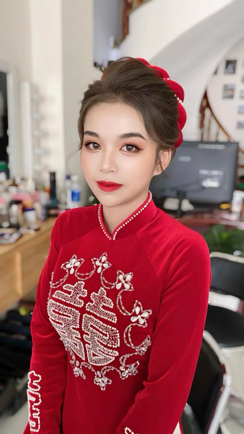 Dung Nguyễn Makeup Academy