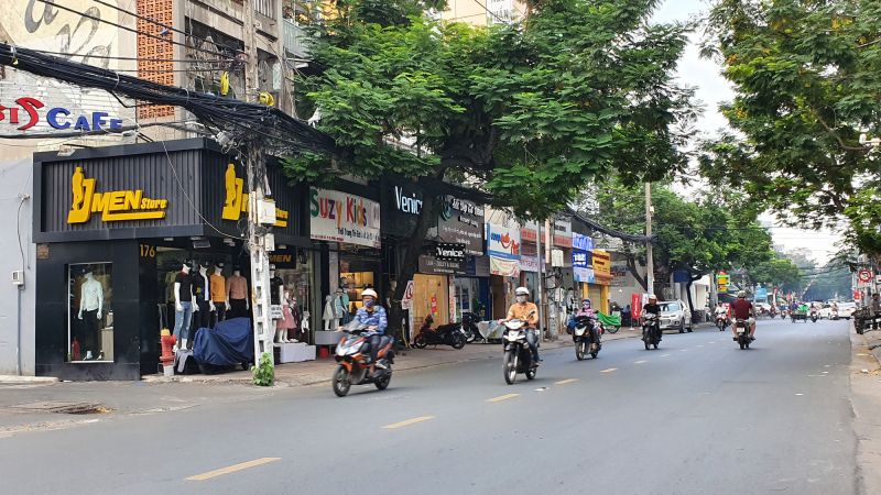 Con đường mua sắm chất nhất Sài Gòn - Lê Văn Sỹ