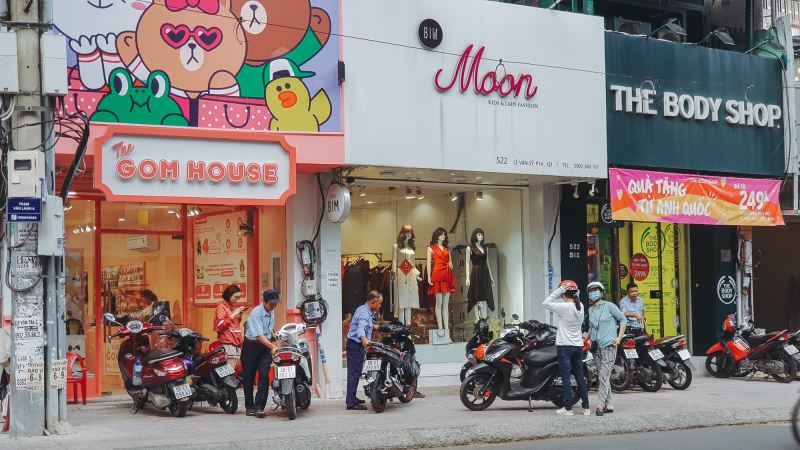 Con đường mua sắm chất nhất Sài Gòn – Lê Văn Sỹ