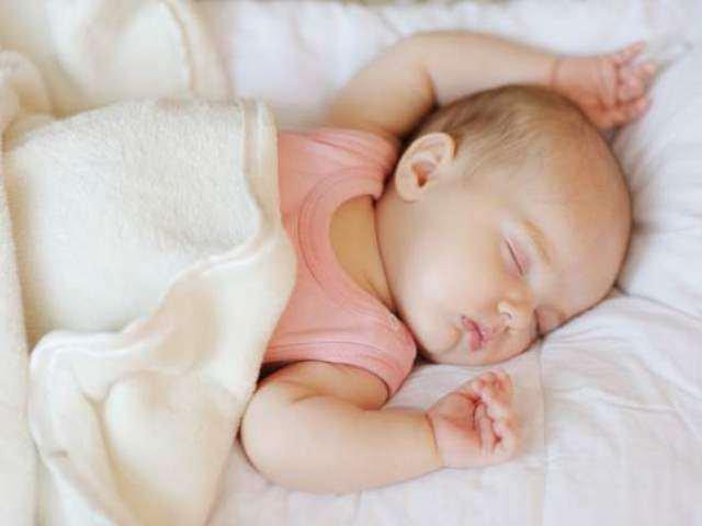 Nhiệt độ trong phòng cho trẻ sơ sinh tốt nhất nên duy trì ở mức 26-28 độ C
