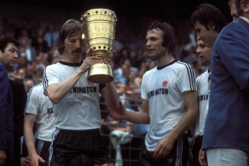 Eintracht Frankfurt  giành ngôi quán quân năm 1988