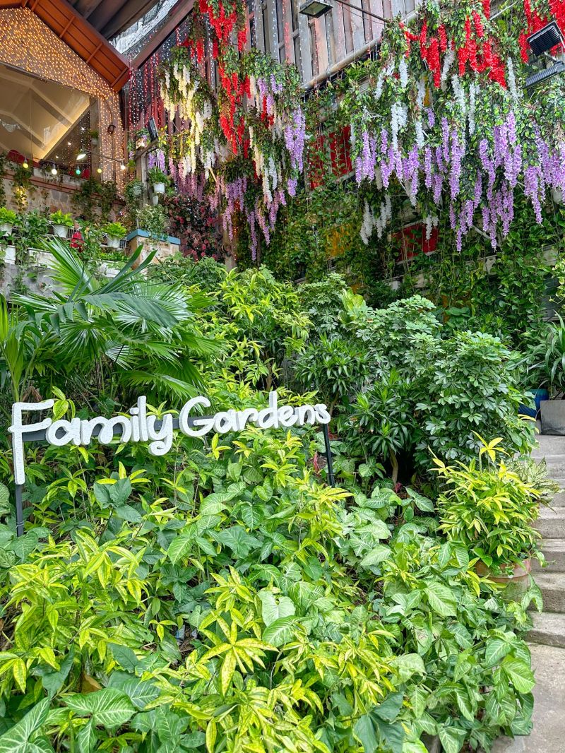 Family Gardens Cafe