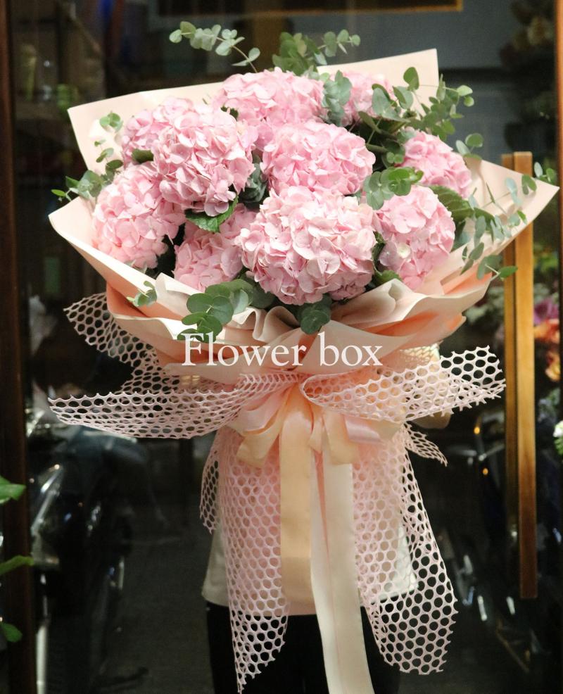 Flower Box  không chỉ mang đến những bông hoa chất lượng tốt nhất mà còn mong muốn chia sẻ những khoảnh khắc quý giá nhất của cuộc sống đến quý khách hàng