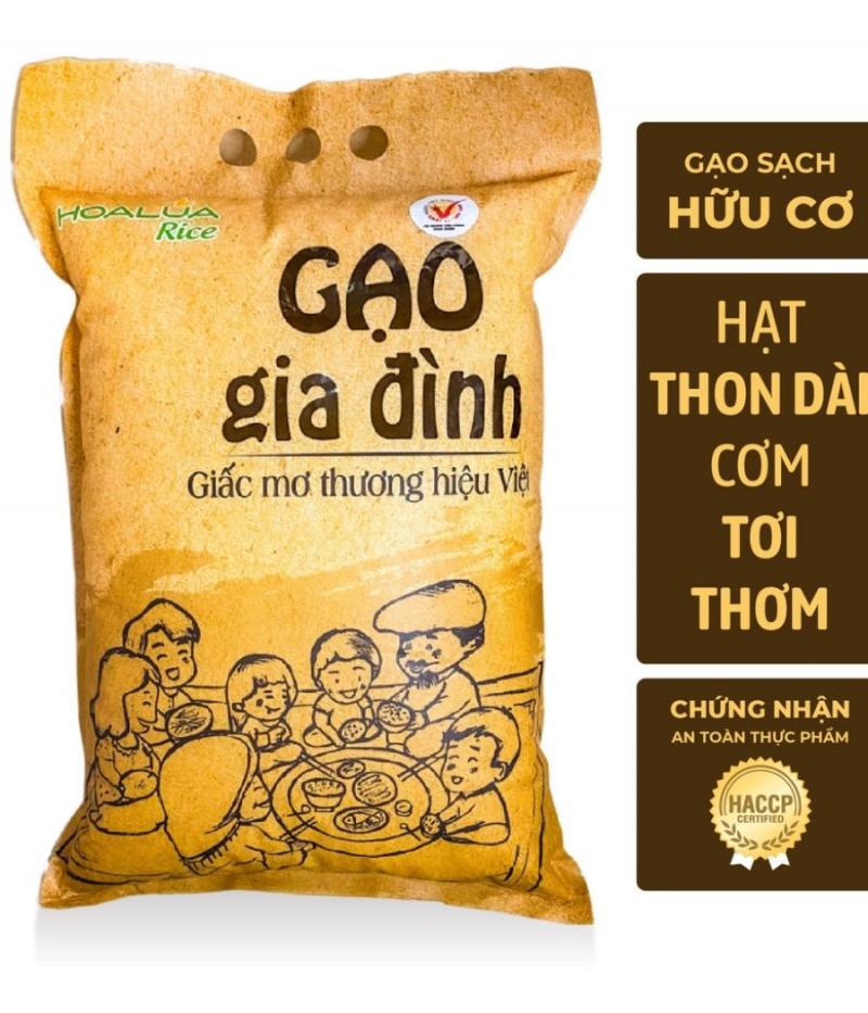 Gạo Hoa Lúa là thương hiệu gạo sạch tiên phong sử dụng chế phẩm sinh học chiết xuất 100% từ thiên nhiên cho vùng nguyên liệu và an toàn cho sức khỏe nhất tại Việt Nam