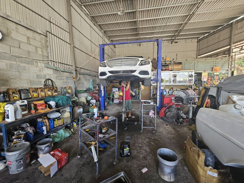 Garage Ô Tô Sài Gòn