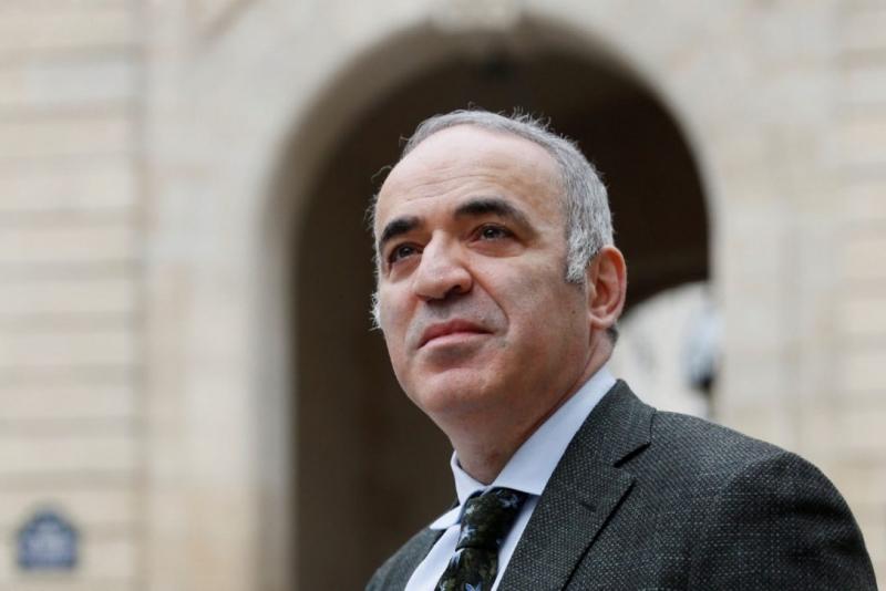 Garry Kimovich Kasparov được ca tụng là cầu thủ cờ vua vĩ đại nhất mọi thời đại
