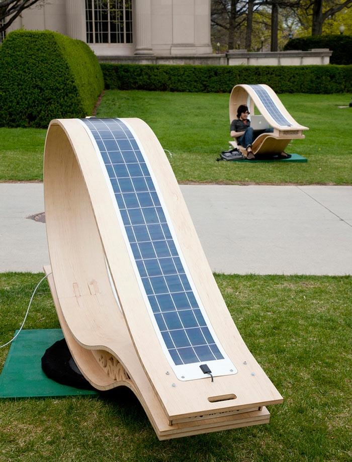 Đây có thể là nơi để bạn ngồi ở ngoài trời nhưng vẫn có thể sử dụng các thiết bị điện.