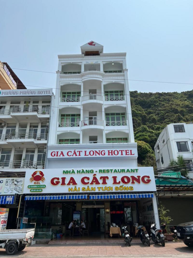 Gia Cát Long Restaurant & Hotel