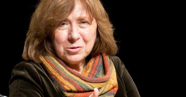 Alexievich là nhà văn nữ đạt giải Nobel Văn học năm 2015