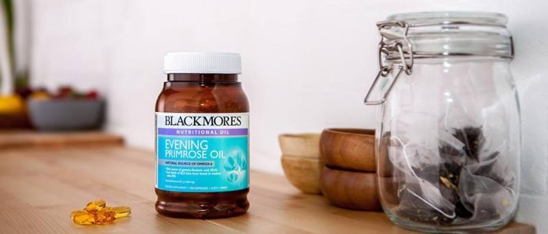 Viên uống tinh dầu hoa Anh Thảo Blackmores evening primrose oil Omega 6 có tác dụng giúp giảm cơn đau mỗi ngày đến tháng