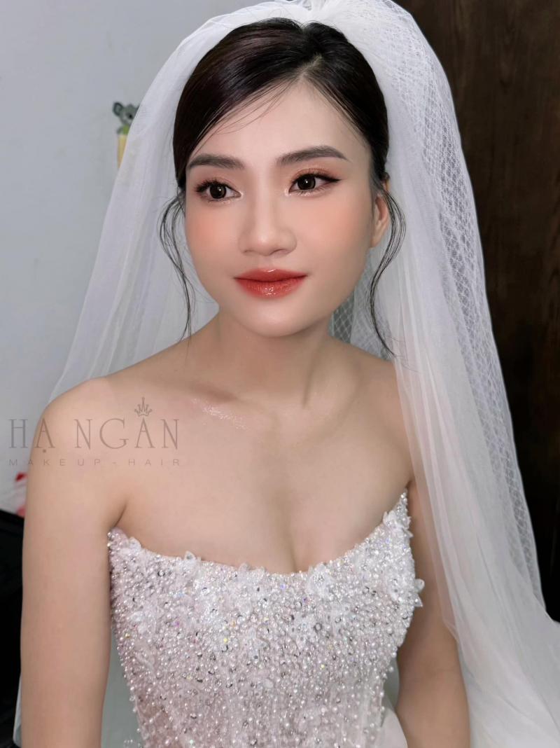Hạ Ngân Bridal & Makeup Artist