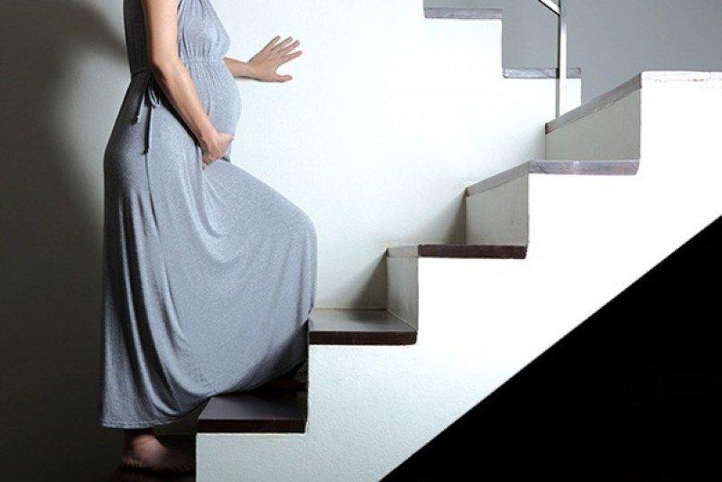 Hạn chế leo cầu thang quá nhiều trong quá trình mang thai