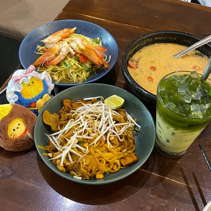 Hẻm Kitchen - Bếp Hẻm - Thai Food