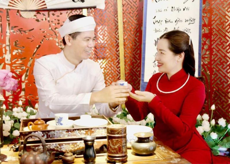 Nghệ nhân Hoàng Anh Sướng chia sẻ về Trà Việt và cách thưởng trà tại Hiên Trà Trường Xuân