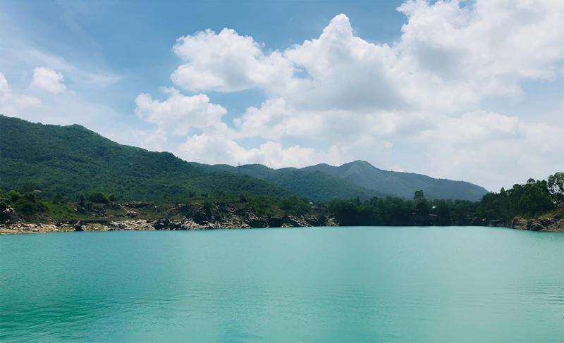 Hồ Đá Xanh