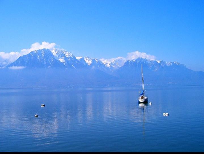 Cảnh quan Hồ Geneve nhìn từ Montreux