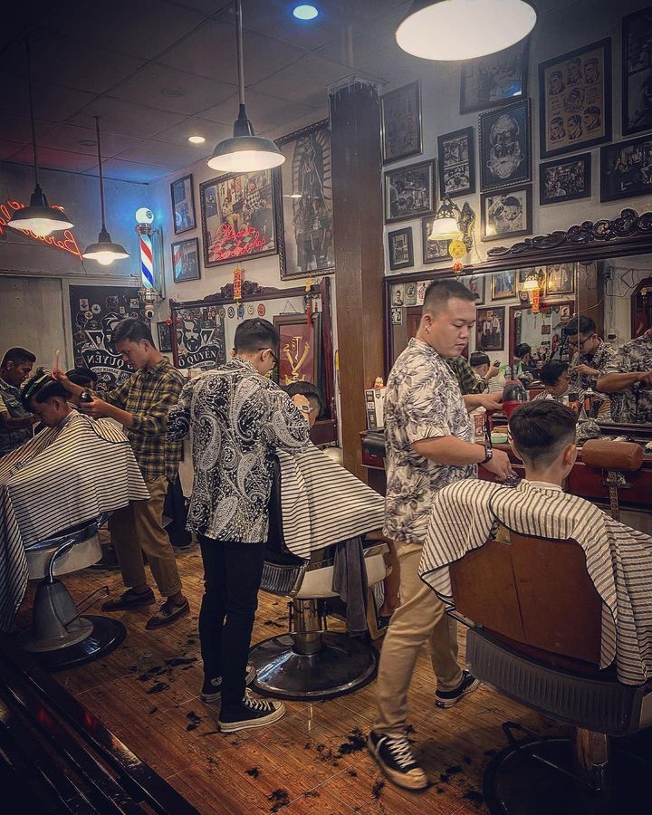 Hồ Quyền Barber Shop