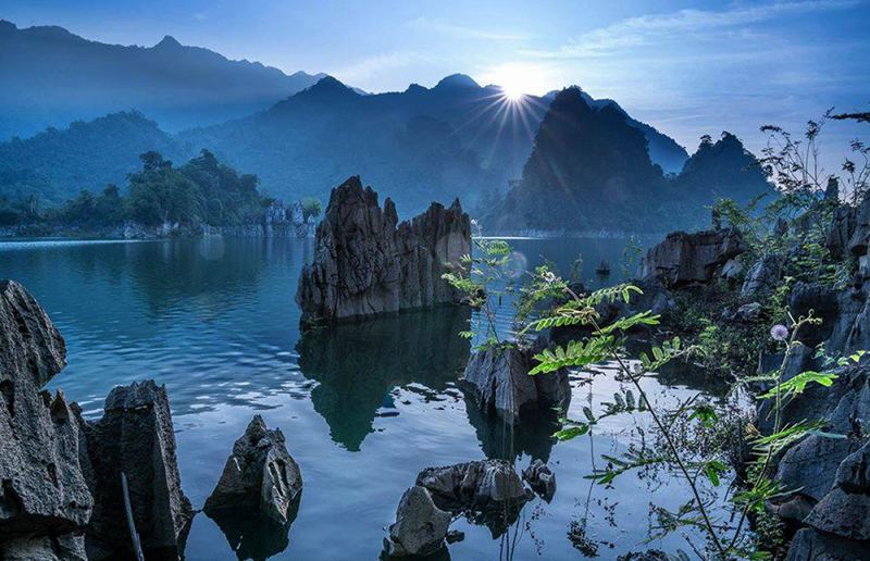 Hồ thủy đện Na Hang - Tuyên Quang