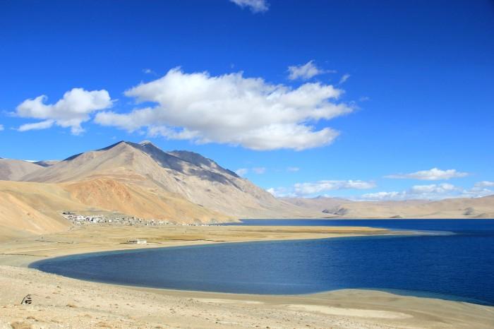 Hồ Tso Kar nằm ở thung lũng Rupshu Plateau của Ấn Độ