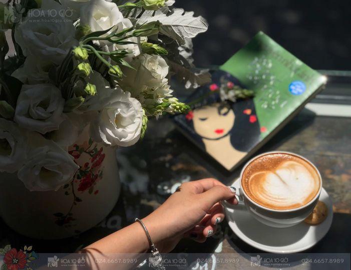 HanoiinMe - Flower & Book Cafe
