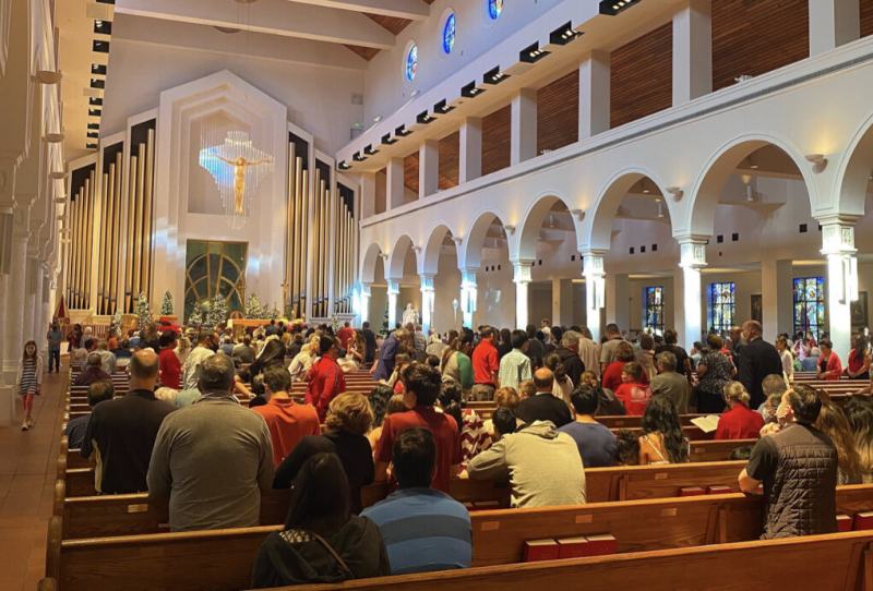 Giáo dân tại Hoa Kỳ tham dự Thánh lễ