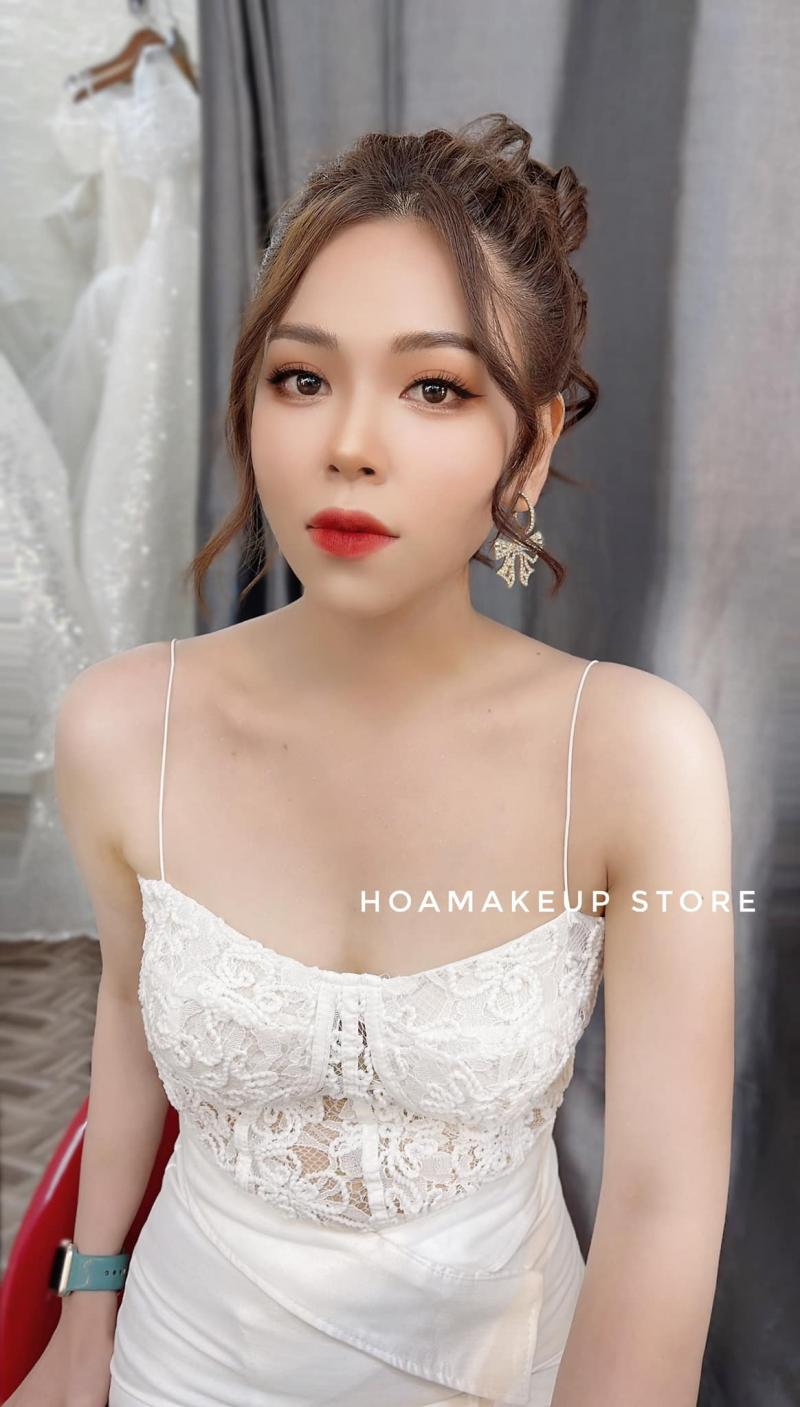 Hoa Makeup store