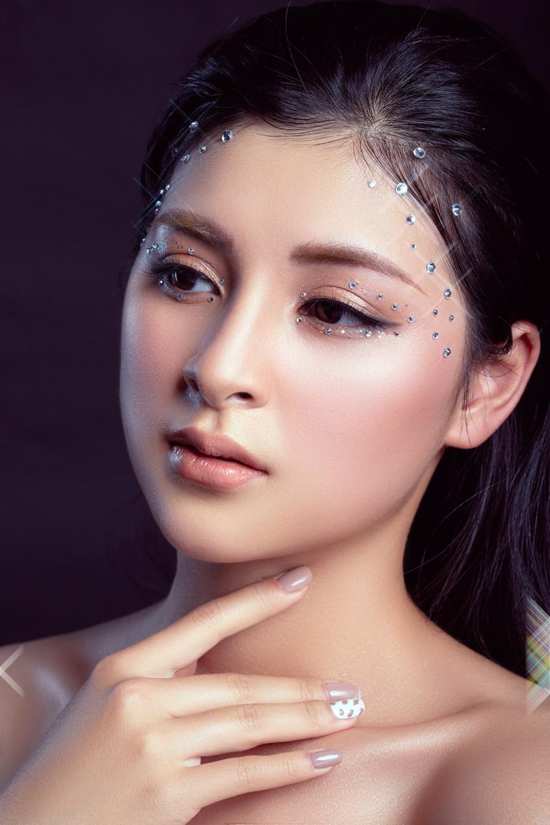 Hoa Vũ Makeup Academy