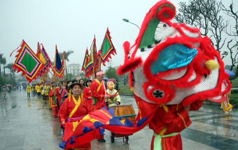 Lễ hội được bắt nguồn từ chiến thắng Chi Lăng- Xương Giang năm 1427 của quân dân Đại Việt chống lại và đập tan gần 10 vạn quân Minh xâm lược.