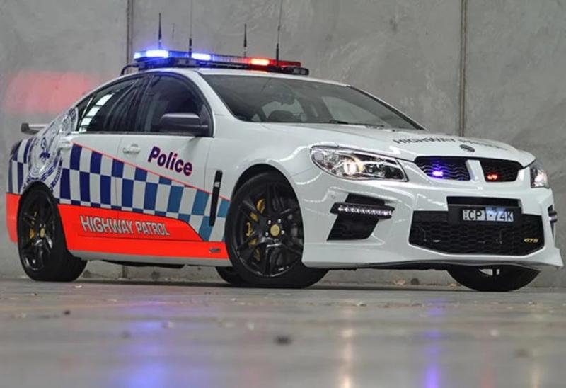 Holden Commodore HSV GTS được độ màu sơn cho cảnh sát Australia