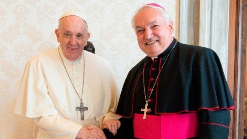 Đức Thánh Cha Phanxico và Hồng y Jean-Marc Aveline, ngày 9 tháng 4 năm 2021 tại Vatican