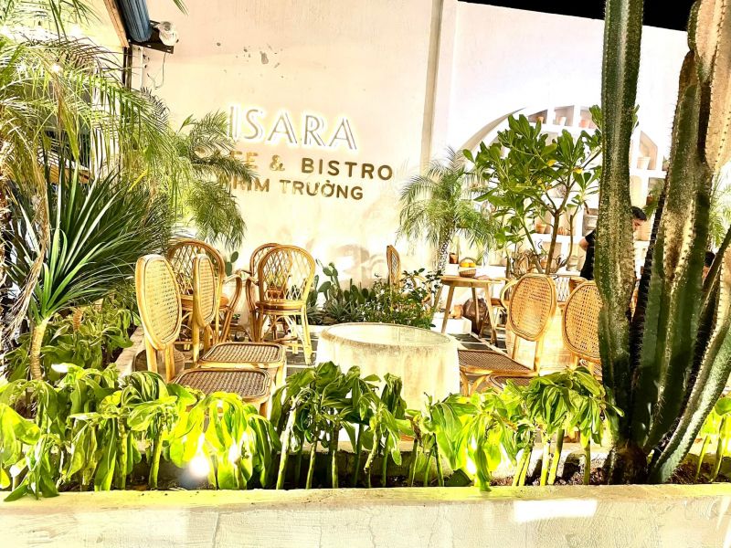 Isara Cafe & Bistro