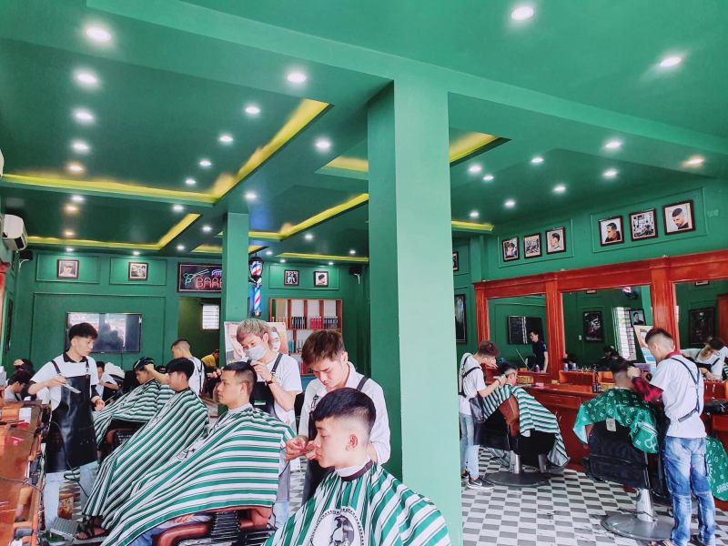 Bệnh viện Đa khoa tỉnh Hà Tĩnh Nhận 50 bộ tóc giả của Mạng lưới Ung thư vú  Việt Nam trao trặng cho bệnh nhân ung thư