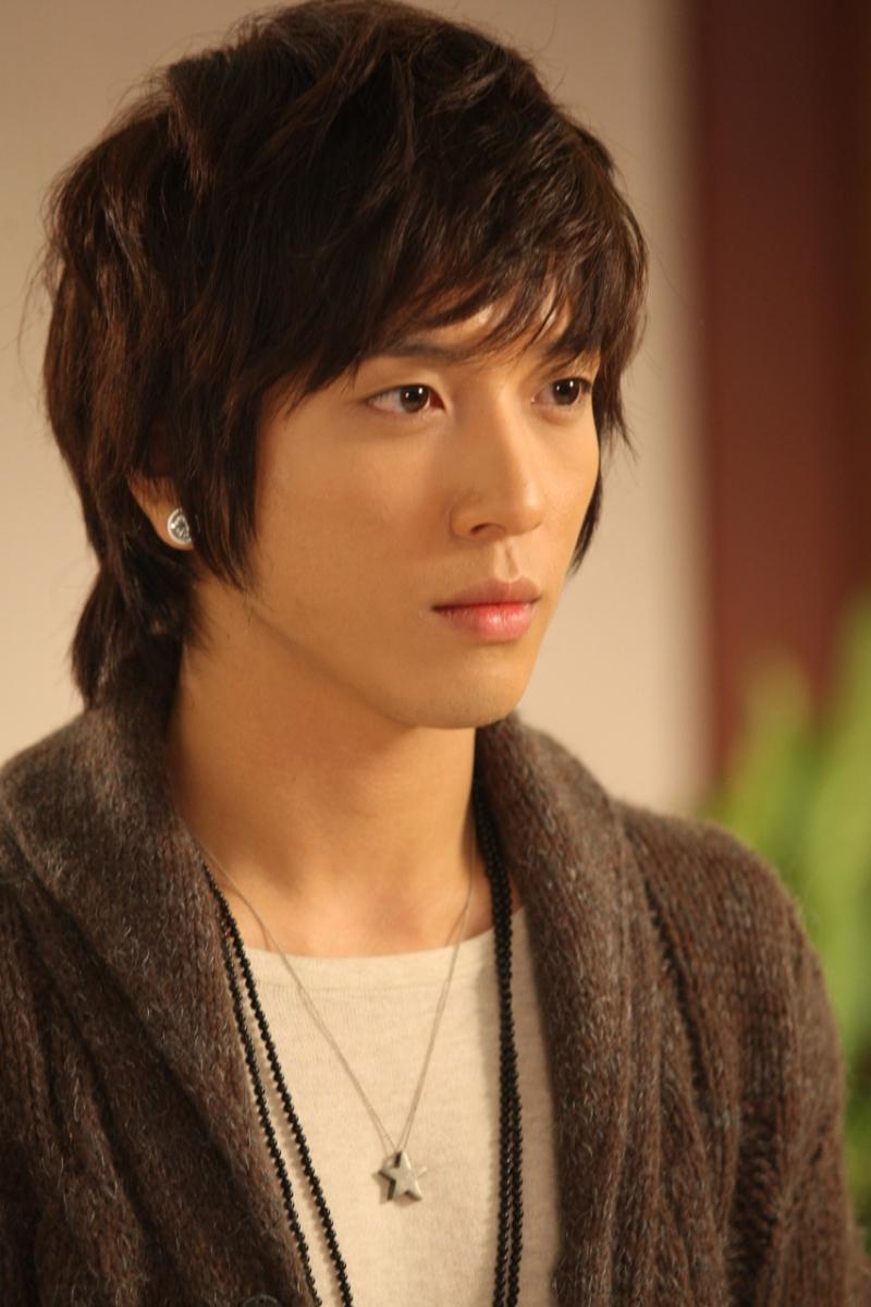 Kang Shin Woo (Jung Yong Hwa) trong Cô nàng đẹp trai