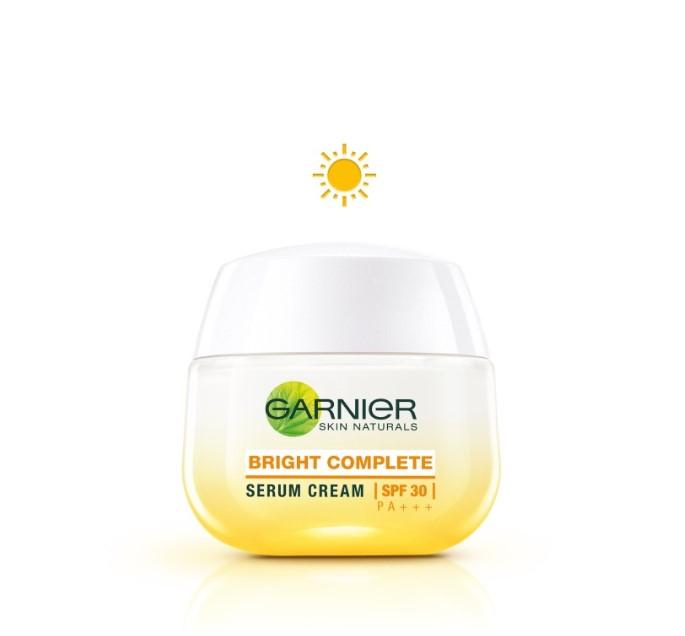 Kem dưỡng da ban ngày Garnier Bright Complete Vitamin C Serum Cream SPF30