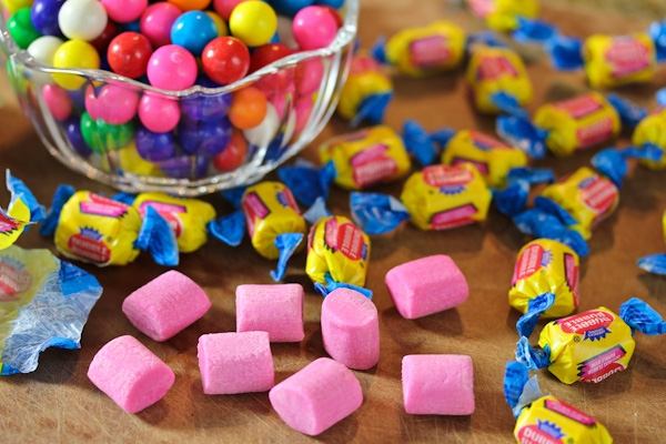 Kẹo cao su gây ra các bất thường về tiêu hóa ở trẻ