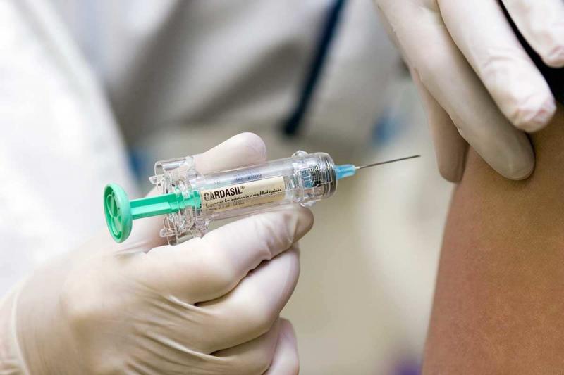 Phụ nữ nên tiêm vaccine phòng ngừa HPV