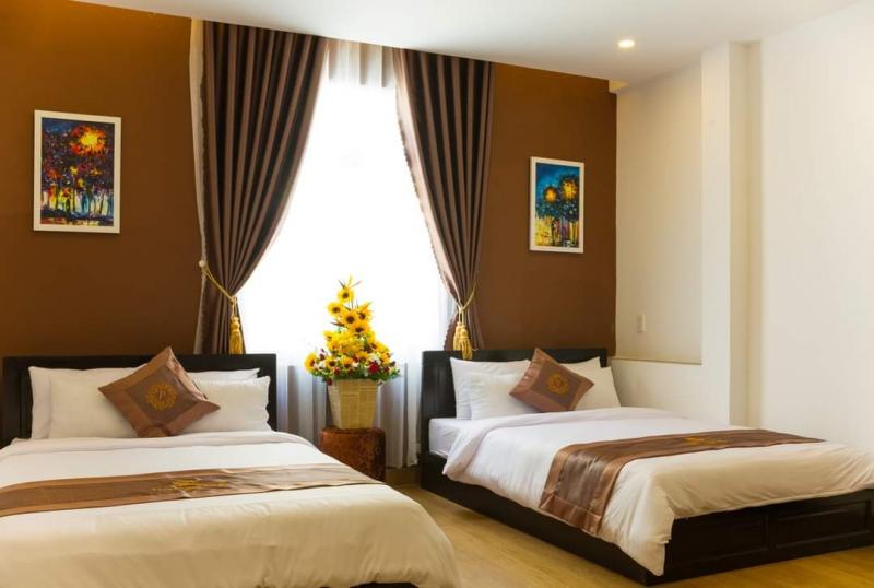 Khách sạn Uyên Phương Phạm Hồng Hạnh