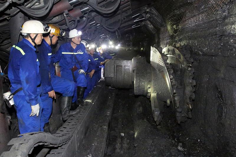 Khai thác, sản xuất than, dầu mỏ dẫn đầu trong danh sách những nghề có nguy cơ tai nạn cao nhất