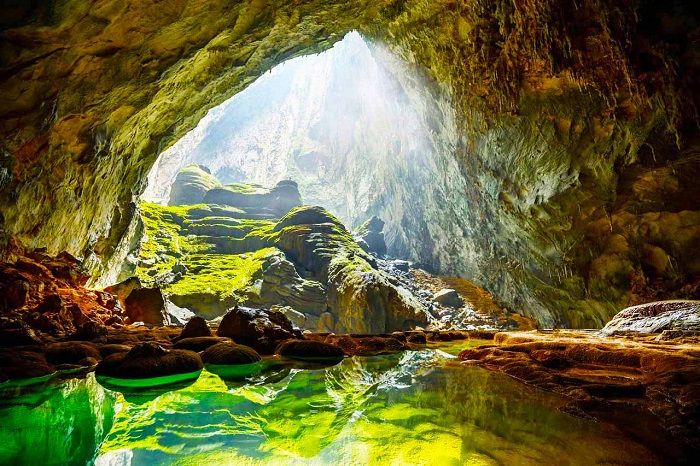 Khám phá hang động ở Quảng Bình