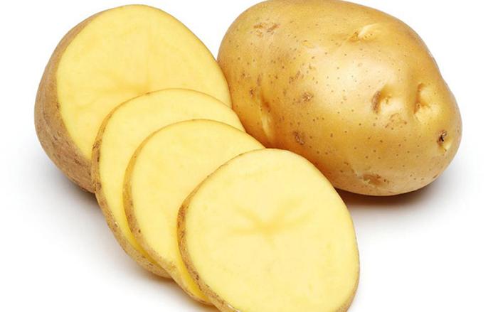 Dùng khoai tây thái lát