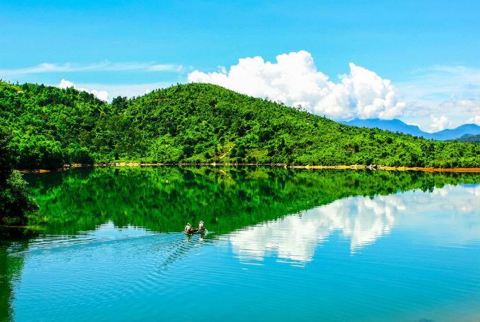 Khu di tích danh thắng quốc gia Hồ Phú Ninh