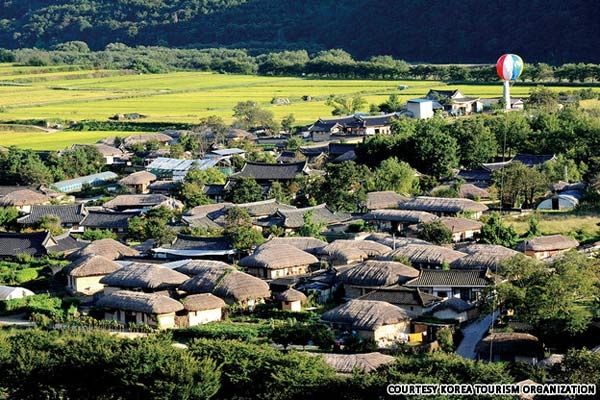 Toàn cảnh khu làng cổ yên bình của Hàn Quốc