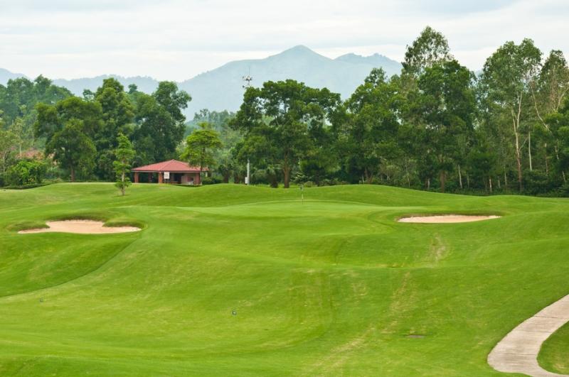 Kings Island Golf là một trong những sân golf lớn nhất Việt Nam bao gồm 2 sân là Lakeside và Mountainview với 36 lỗ