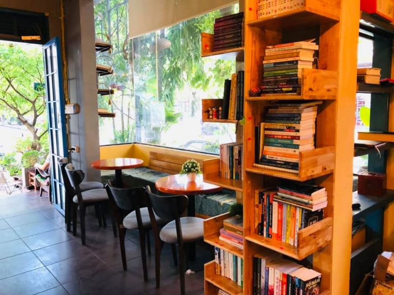 Kiwi Coffee Bookstore