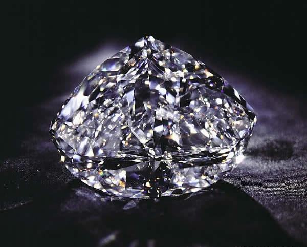 Viên kim cương Centenary Diamond