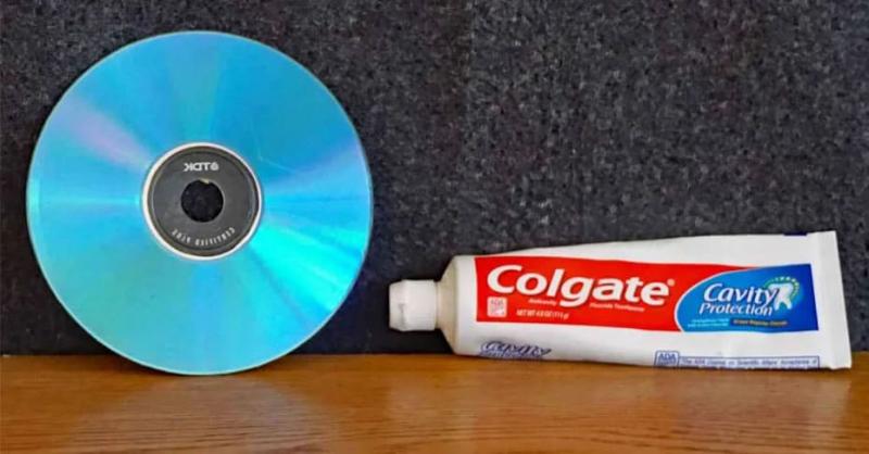 Kem đánh răng có tác dụng làm sạch các vết xước trên đĩa DVD, VCD...