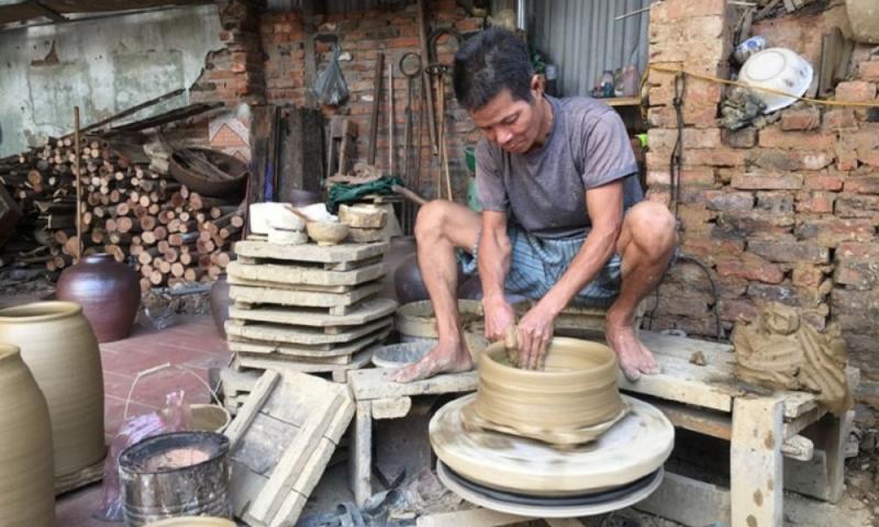 Làng gốm Hương Canh không chỉ là nơi sản xuất gốm sứ, mà còn là một điểm đến du lịch hấp dẫn