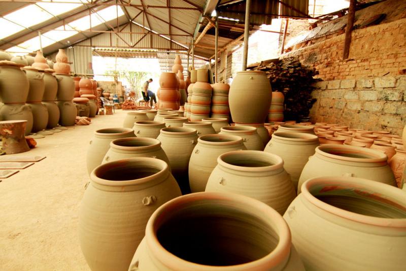 Sản phẩm gốm tại làng gốm Phù Lãng